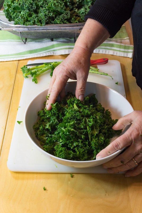 How to Prepare Kale in a Salad | Tips for Making a Good Salad