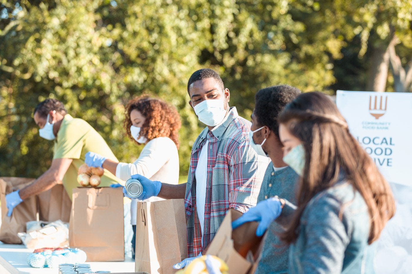 5 Simple Ways to Boost Happiness by Helping Others | BrainMD | BrainMD