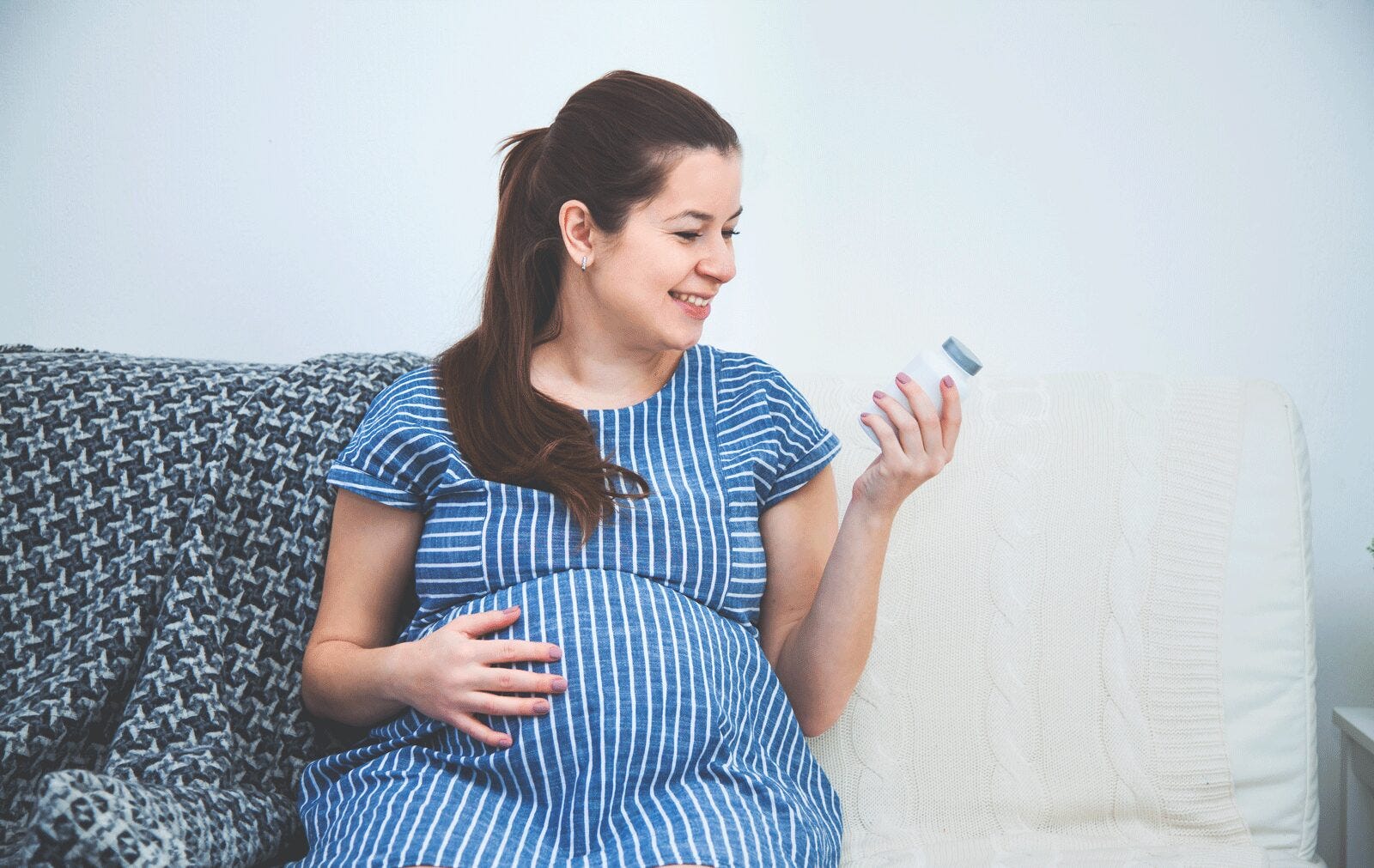 Essential Guide to Choosing the Best Prenatal Vitamin for You & Your Baby