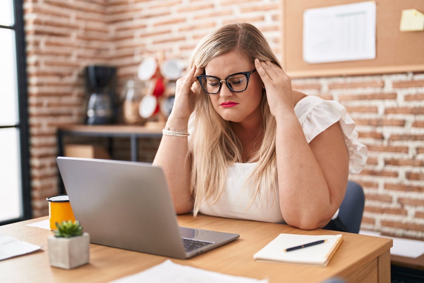 Signs & Symptoms of Excess Cortisol in Women: What You Need to Know