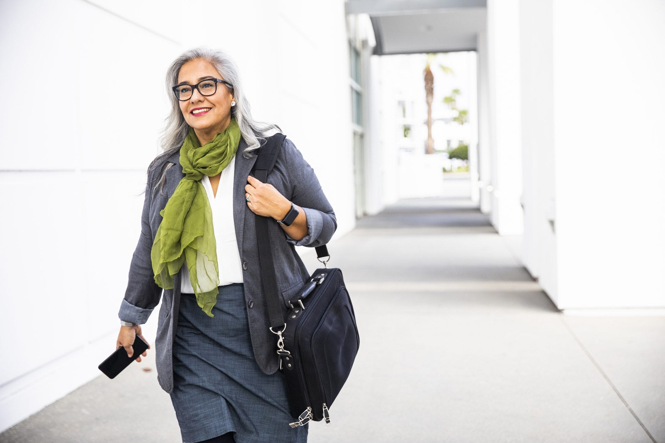 Want To Stay Fit at the Office? Here Are 10 Simple Workplace Wellness Tips!